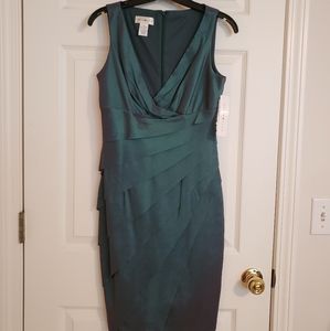 Formal Dress with Side Ruching - Chic, Tailored, Fashionista, Luxury